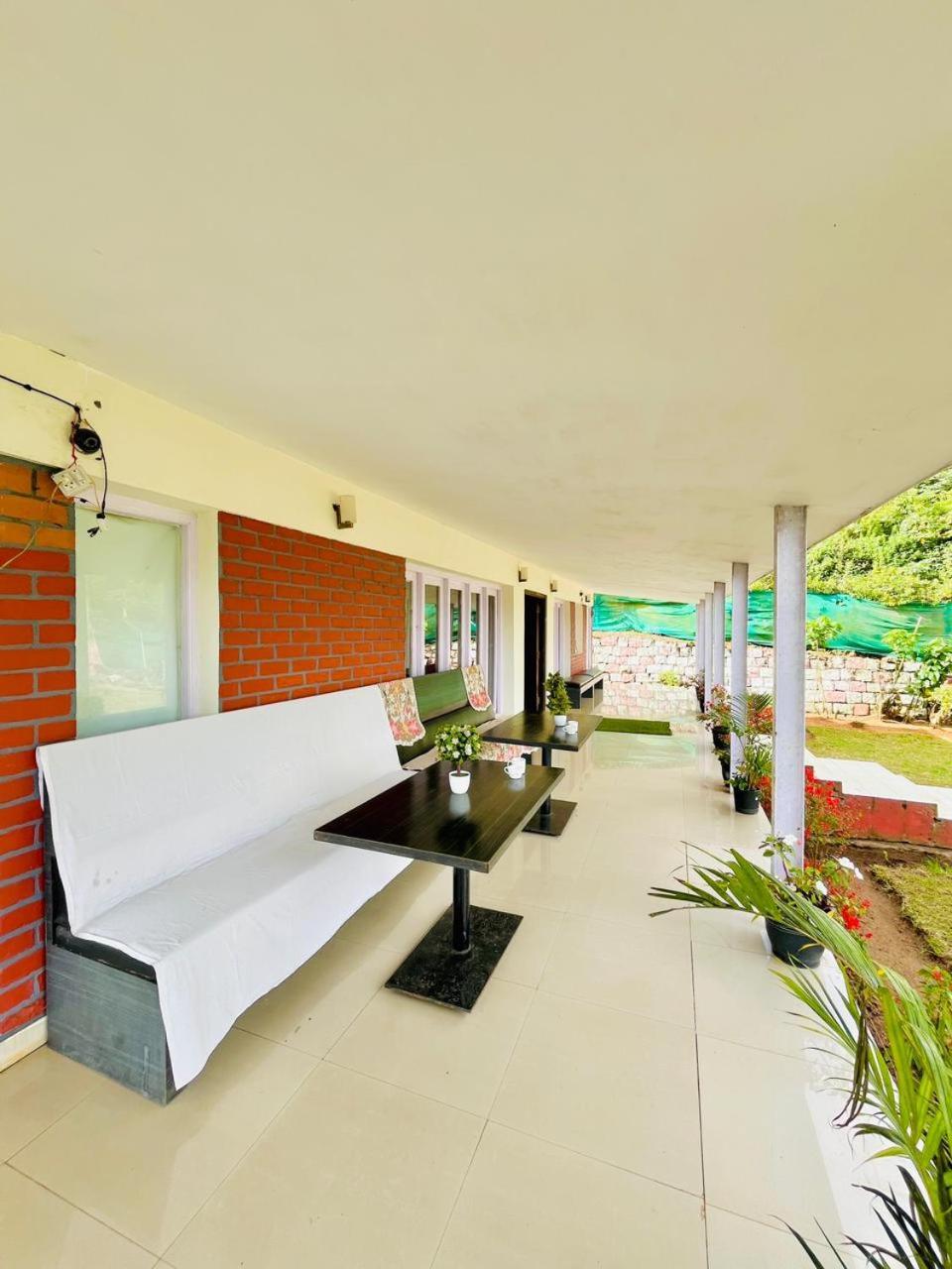 Nilgiris Inn Котагири Экстерьер фото